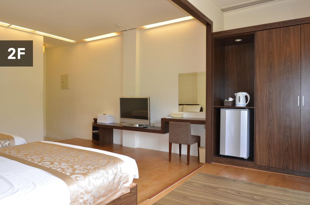 The Blue Lagoon B&B Fengbin Dış mekan fotoğraf