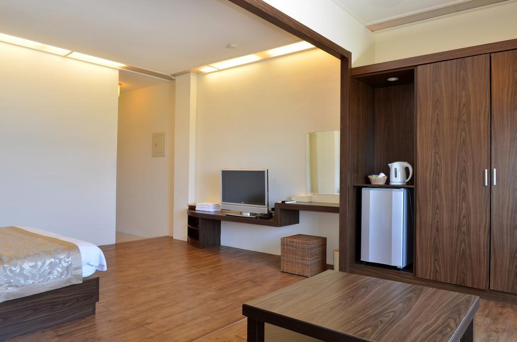 The Blue Lagoon B&B Fengbin Dış mekan fotoğraf